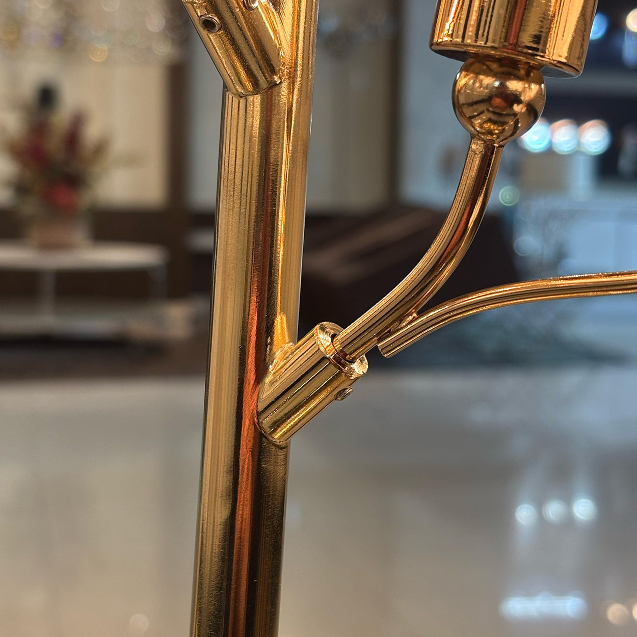 ANKUR FIORENZA MODERN METAL TABLE LAMP