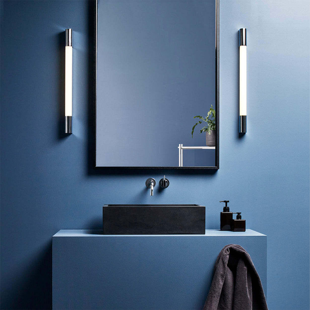 ANKUR SVELTO ELEGANT LED VANITY MIRROR WALL LIGHT