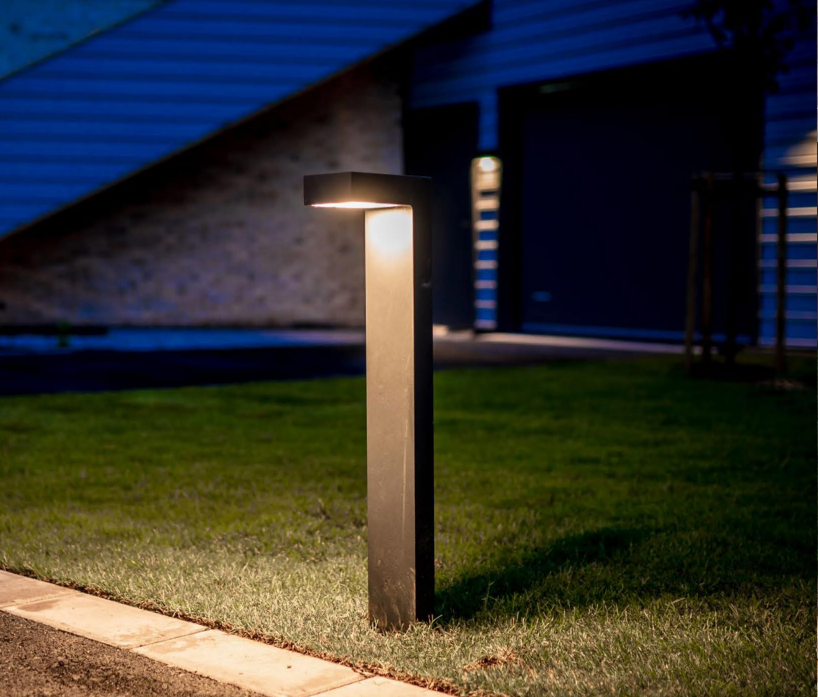 ANKUR TAMO MODERN ANTI-GLARE BOLLARD LIGHT – ELEGANT OUTDOOR LED PATHWAY LIGHTING