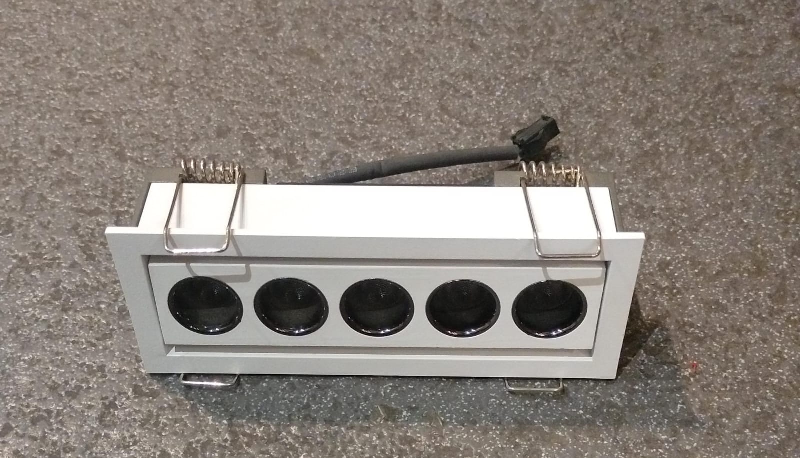 ANKUR EQUINOX TILTABLE LASERBLADE TRIM LED RECESSED LIGHT