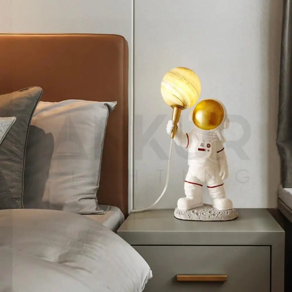 ASTRONAUT TABLE LAMP - Ankur Lighting