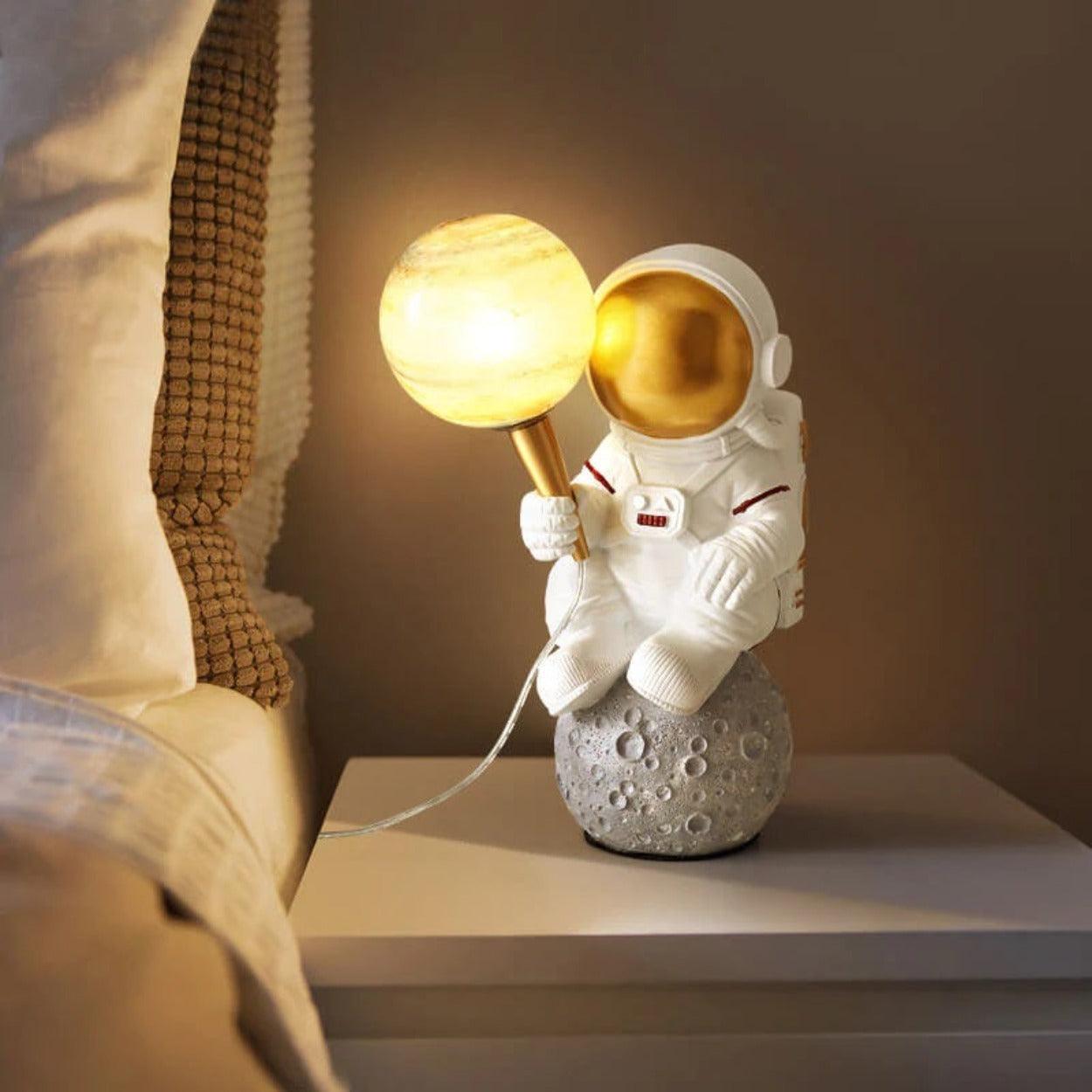 ASTRONAUT TABLE LAMP - Ankur Lighting