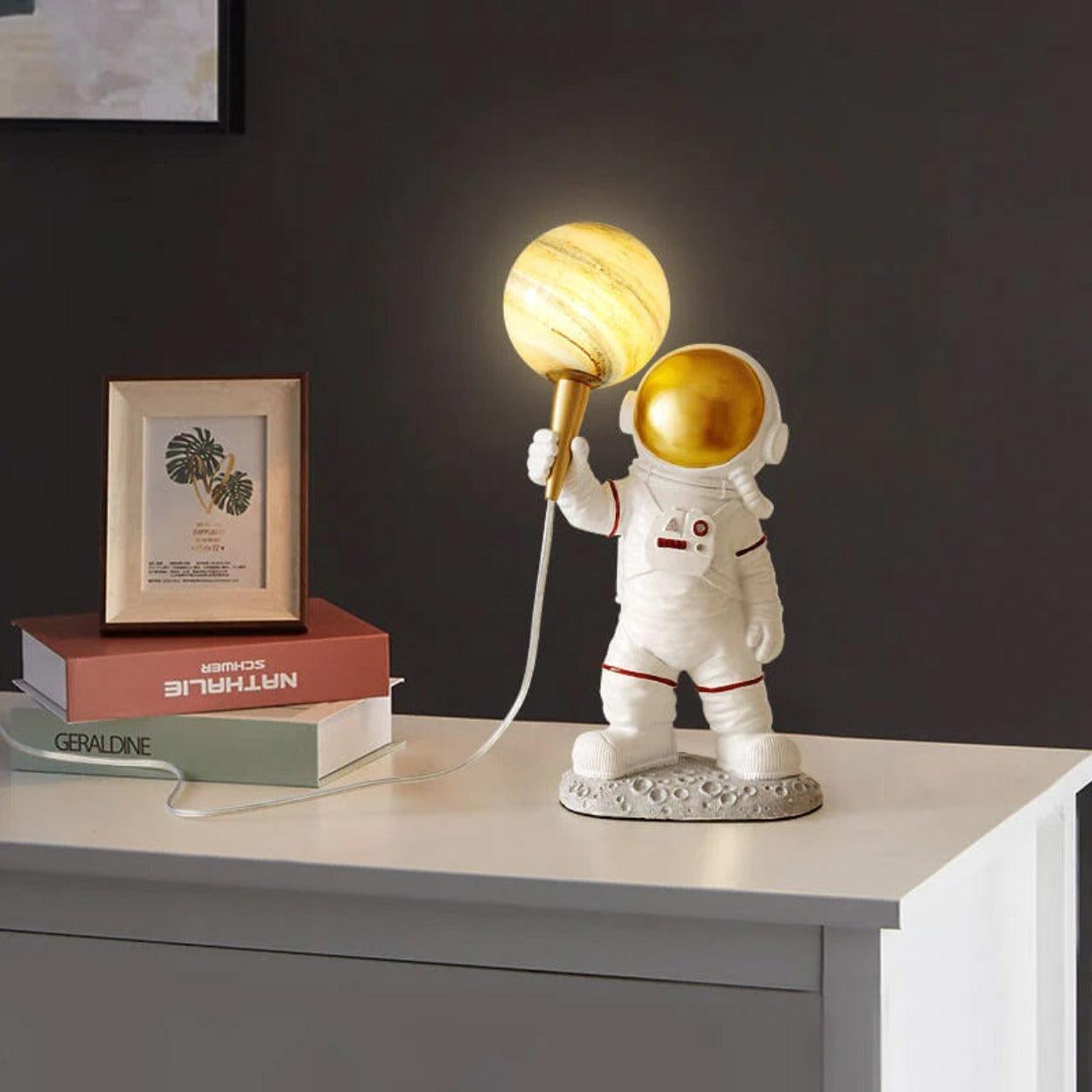 ASTRONAUT TABLE LAMP - Ankur Lighting