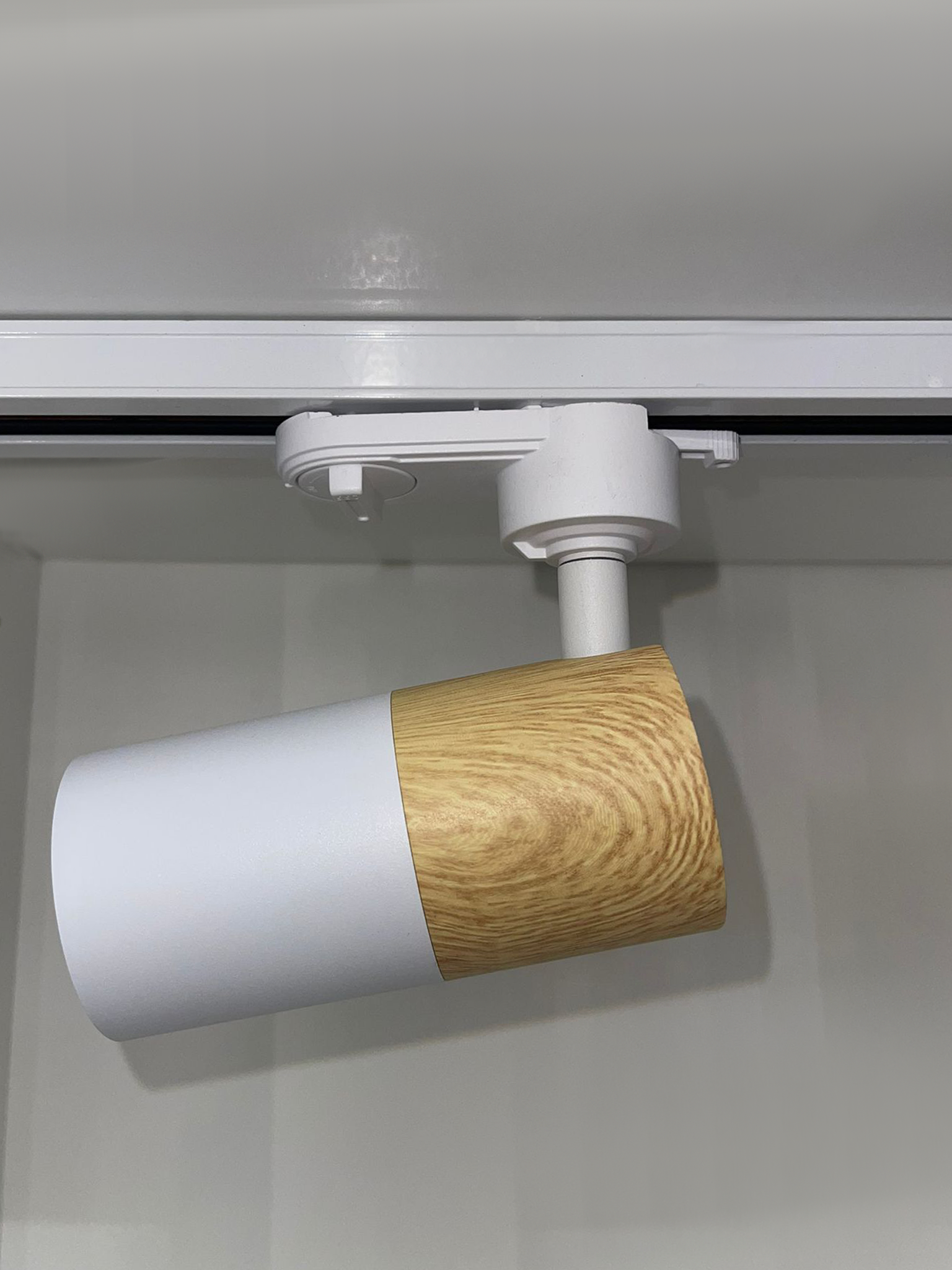 ANKUR SENTIERO GU10 7W TRACK LIGHT FOR RESIDENTIAL, RETAIL STORES AND SHOWROOMS