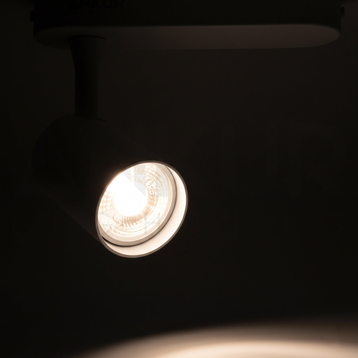 ANKUR NEBULA FLAT BASE GU10 7W TRACK LIGHT FOR HOUSING, RETAIL STORES AND SHOWROOMS