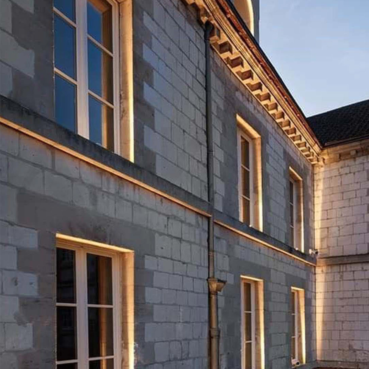 ANKUR TALUS OUTDOOR WATERPROOF WINDOW SILL LIGHT WITH DOUBLE SIDE FLAP