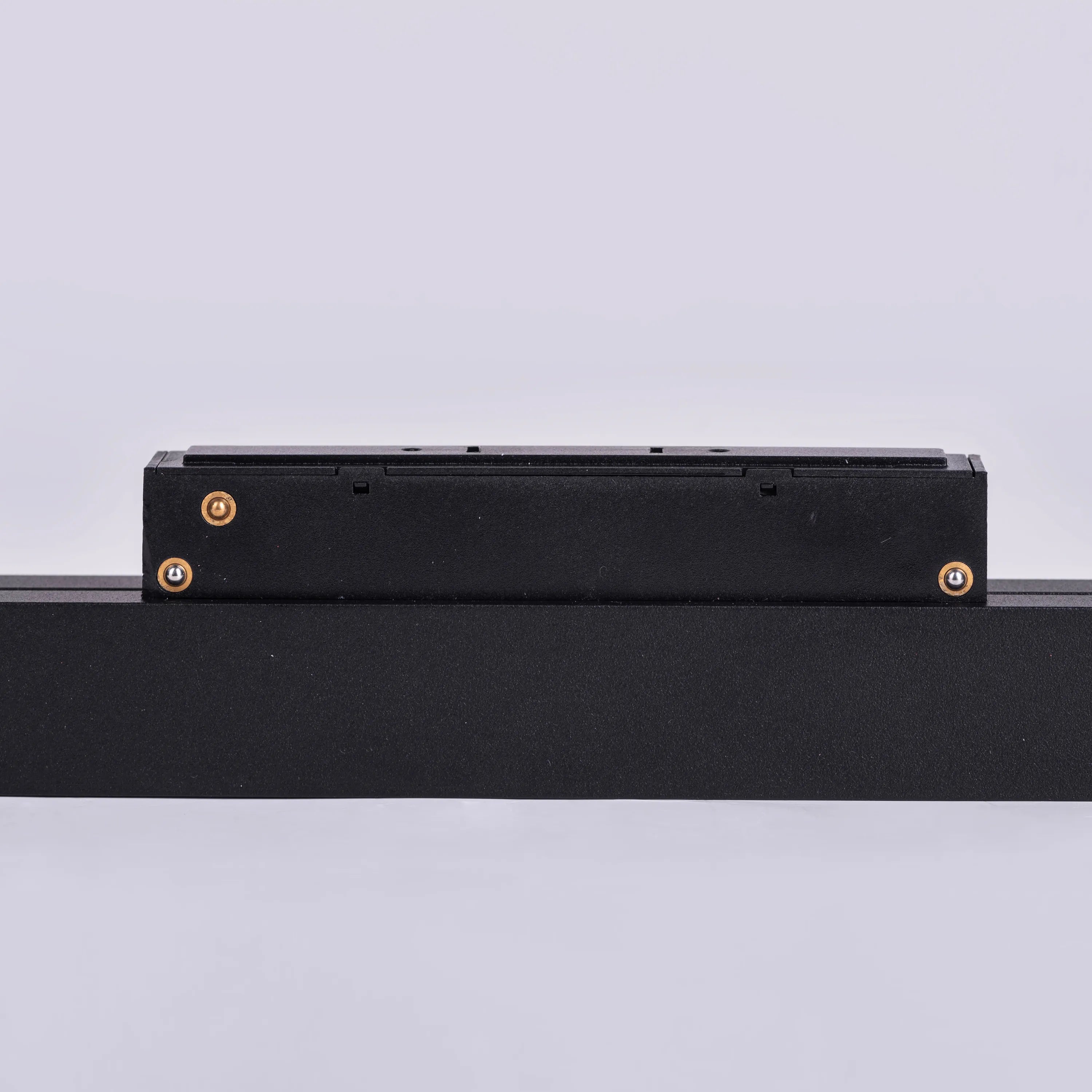 ANKUR AM5 EXTREMELY SLIM MAGNETIC LINEAR LASERBLADE ALUMINIUM PROFILE LED LIGHT