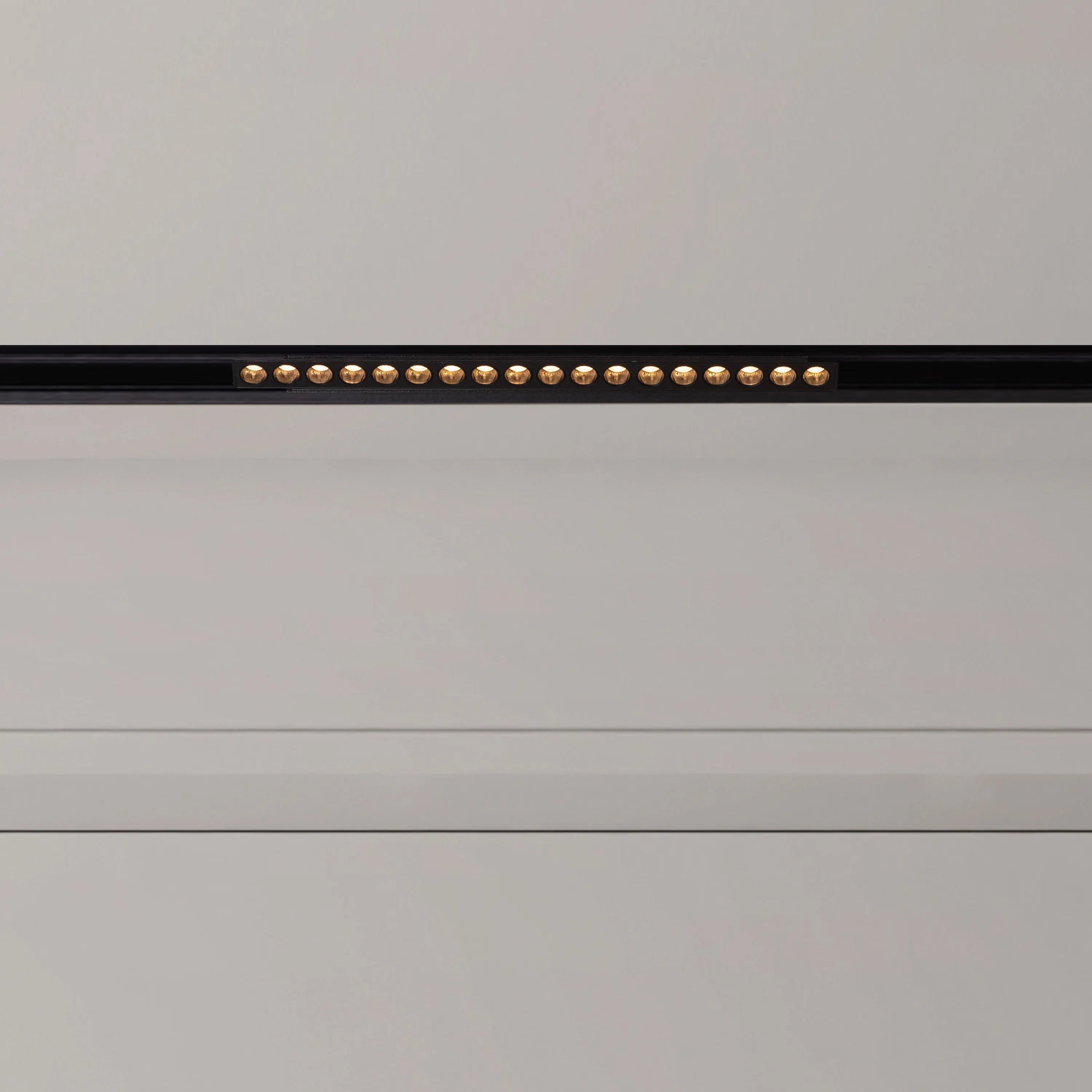 ANKUR AM5 EXTREMELY SLIM MAGNETIC LINEAR LASERBLADE ALUMINIUM PROFILE LED LIGHT